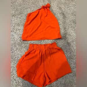 Tropical short and top set coming in hot for your next vacay☀️🌴🍹